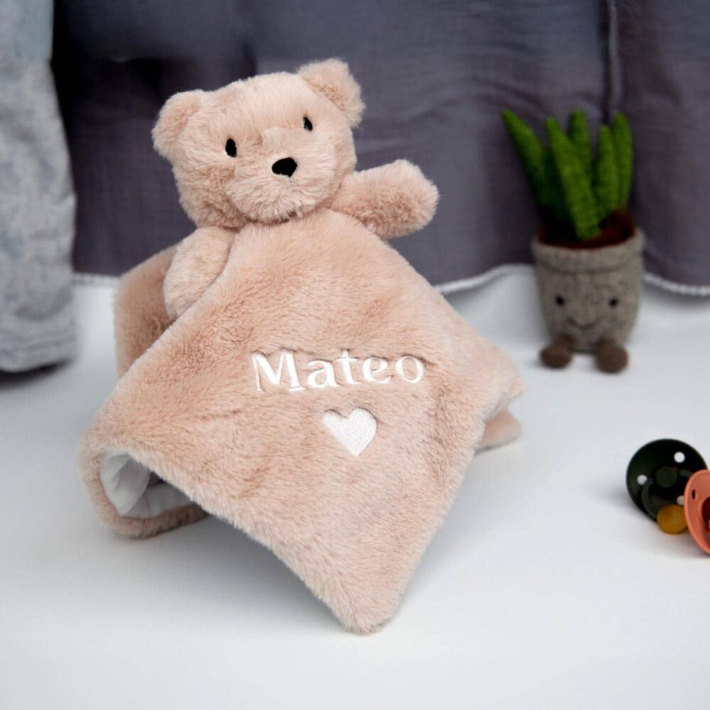 Nalle uniriepu nimellä – Fuzzy - Image 2